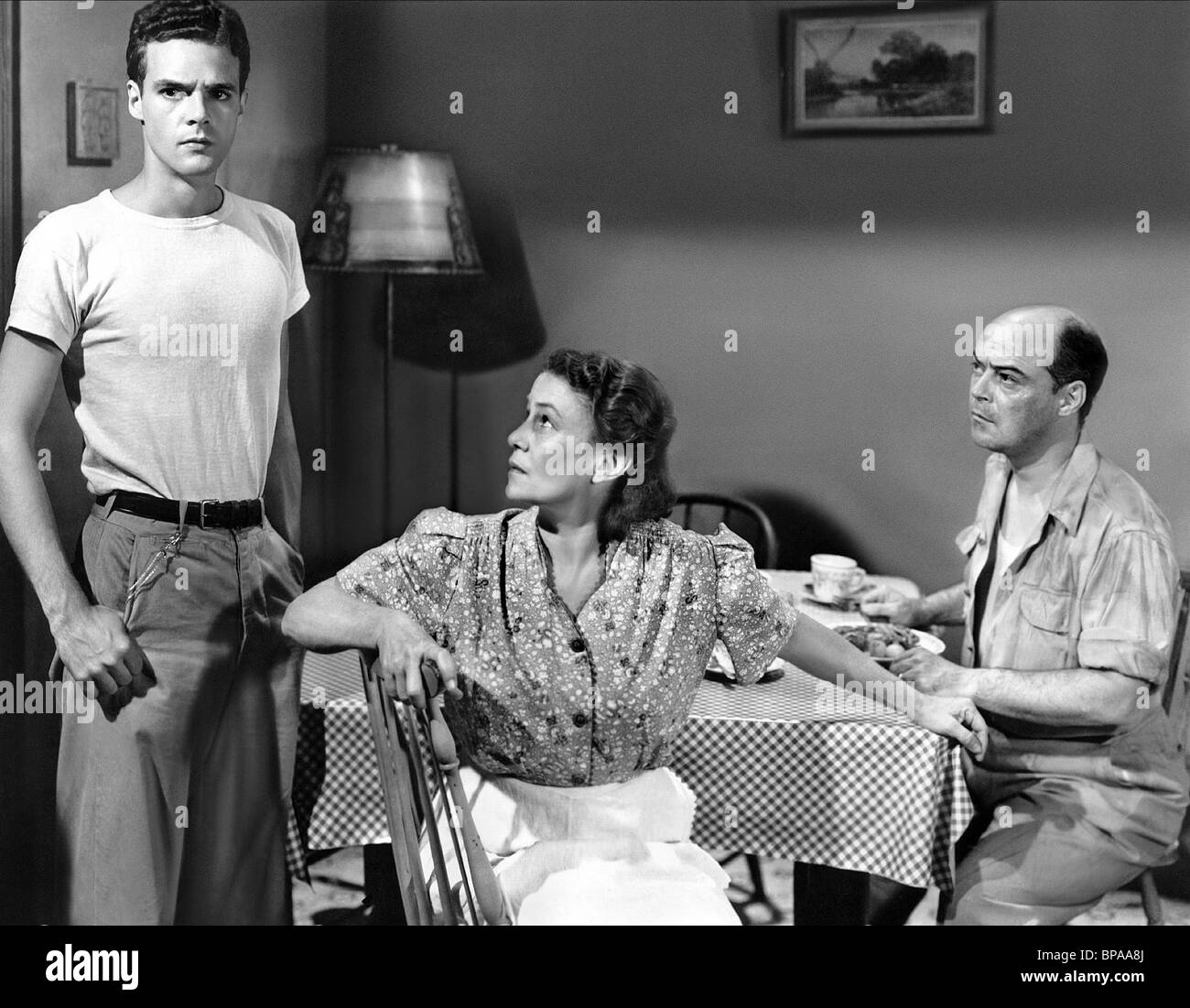 PETER FERNANDEZ, THELMA RITTER, LUIS VAN ROOTEN, CITY ACROSS THE RIVER, 1949 Stock Photo