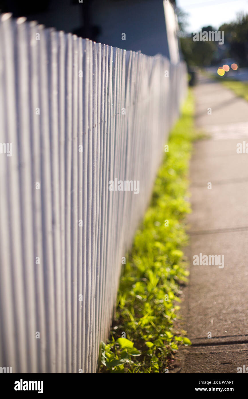 White picket fence hi-res stock photography and images - Alamy