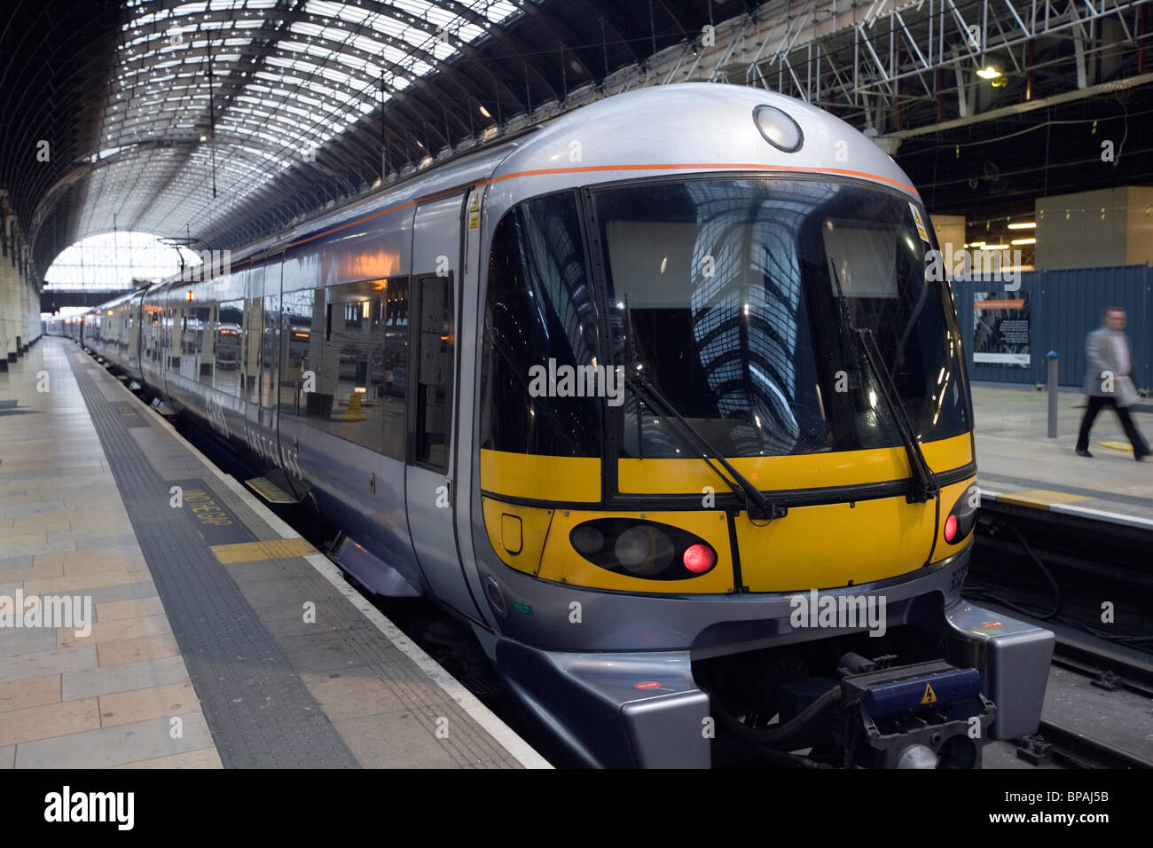 Tutustu 58+ imagen express train from heathrow to london abzlocal fi