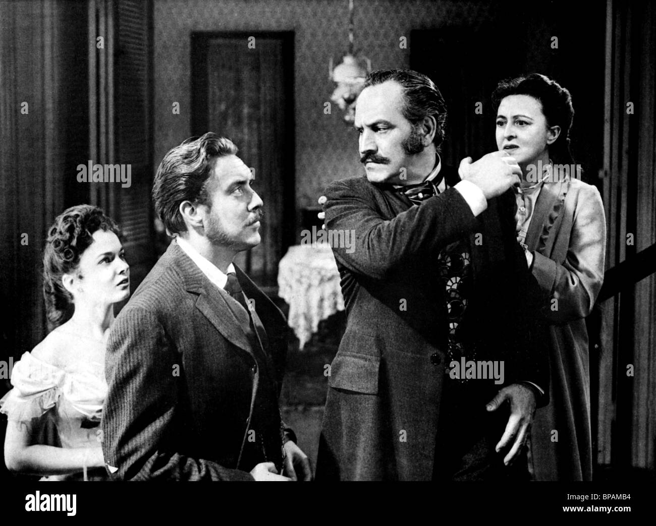 ANN BLYTH, EDMOND O'BRIEN, FREDRIC MARCH, FLORENCE ELDRIDGE, ANOTHER PART OF THE FOREST, 1948 Stock Photo