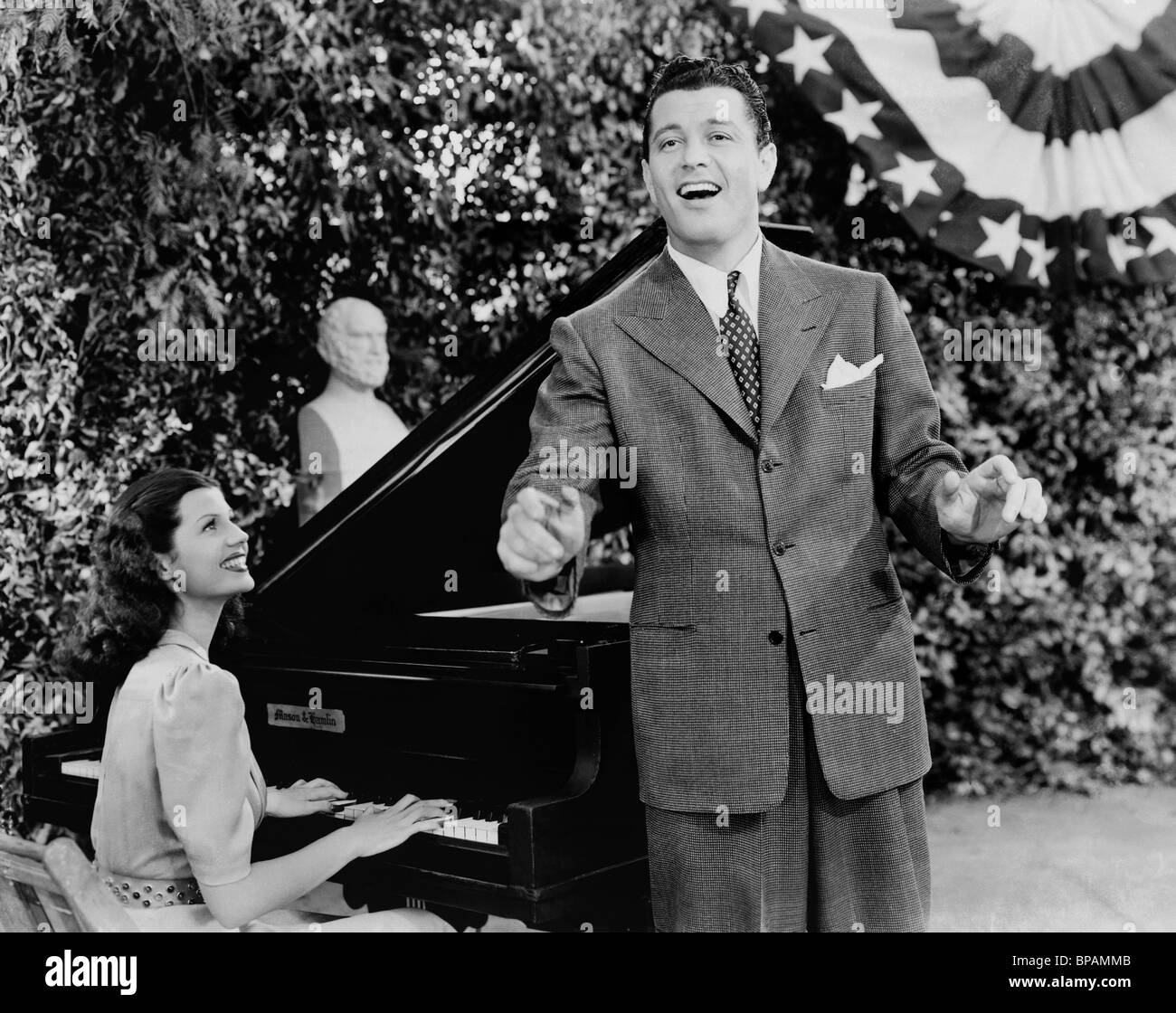 RITA HAYWORTH, TONY MARTIN, MUSIC IN MY HEART, 1940 Stock Photo