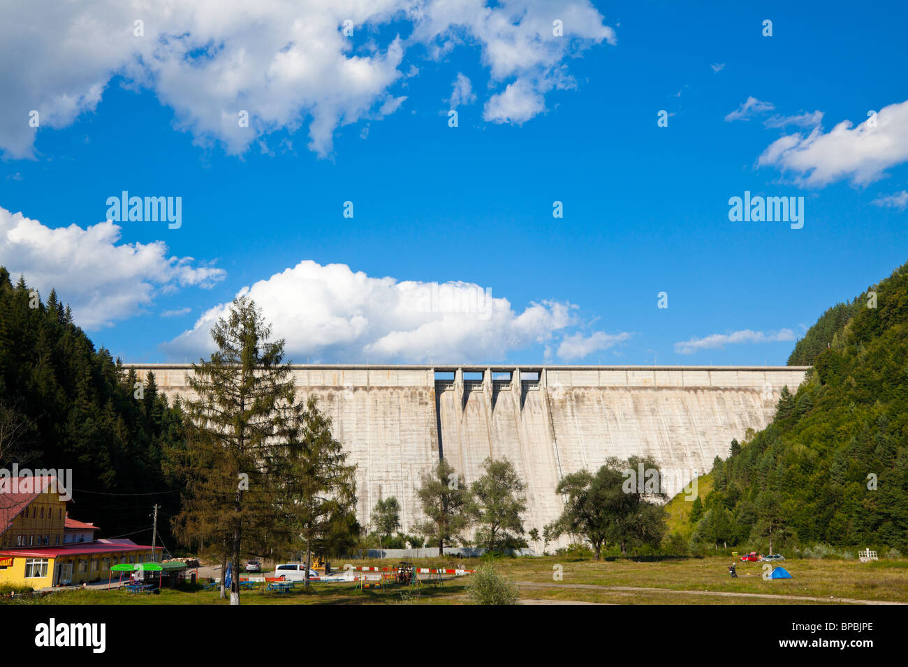The Bicaz Dam in Bicaz, Romania. Built between 1950 - 1960 is used to generate hydroelectricity at the Bicaz-Stejaru hydro-plant Stock Photo