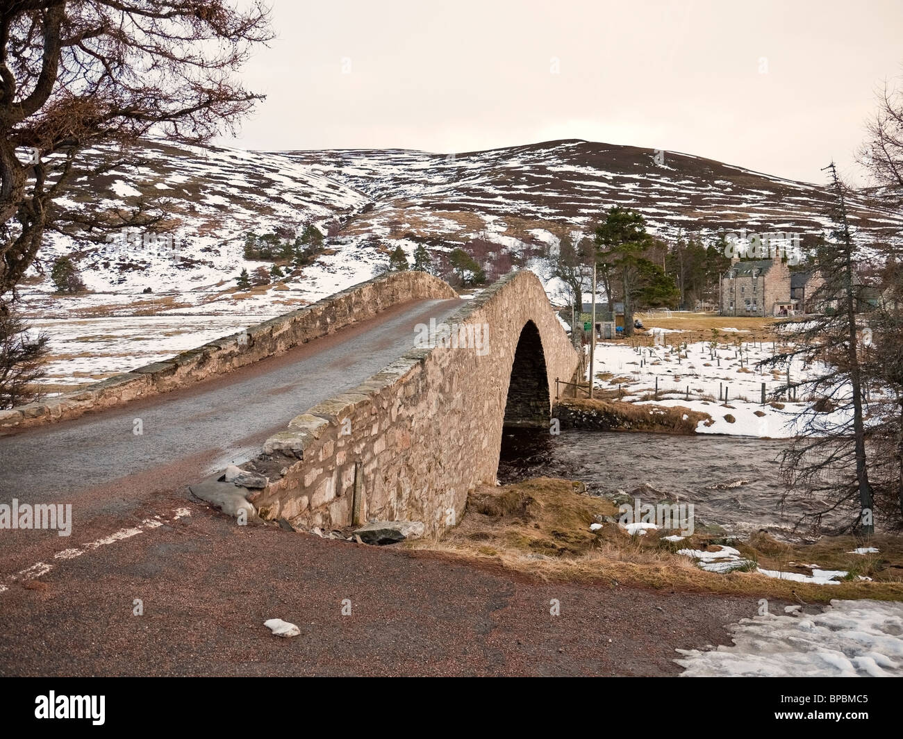 General Wade's hump backed bridge on the A939 at Gairnsheil in winter, Glengairn, Ballater, Aberdeenshire, Scotland, UK Stock Photo