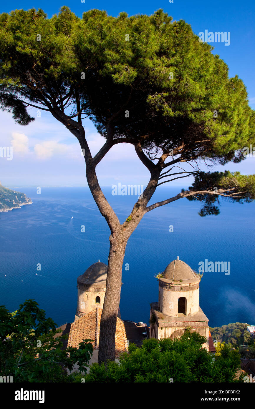 View of the Amalfi Coast from Villa Rufolo in the hilltop town of ...