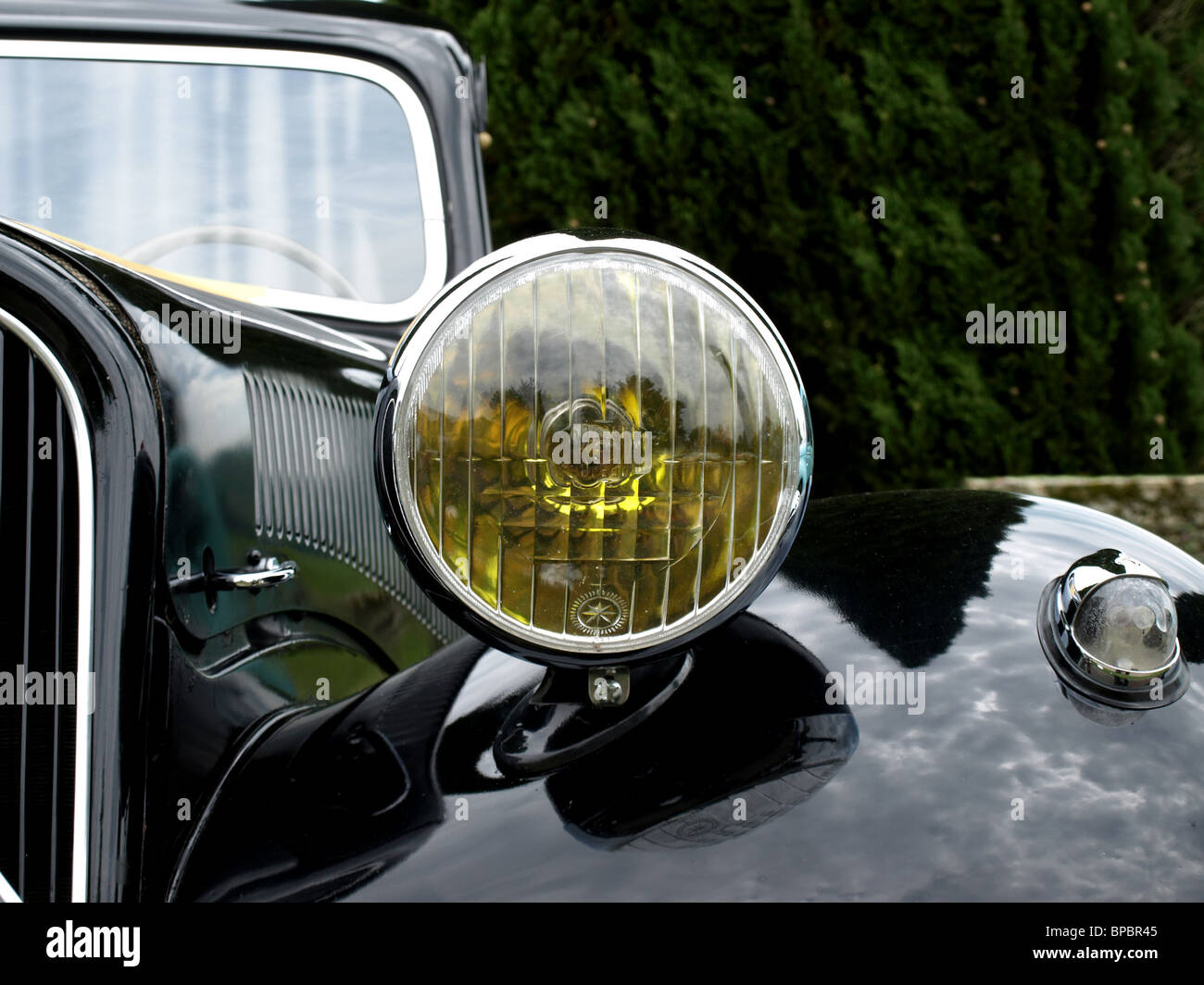 Vintage car headlight hi-res stock photography and images - Alamy