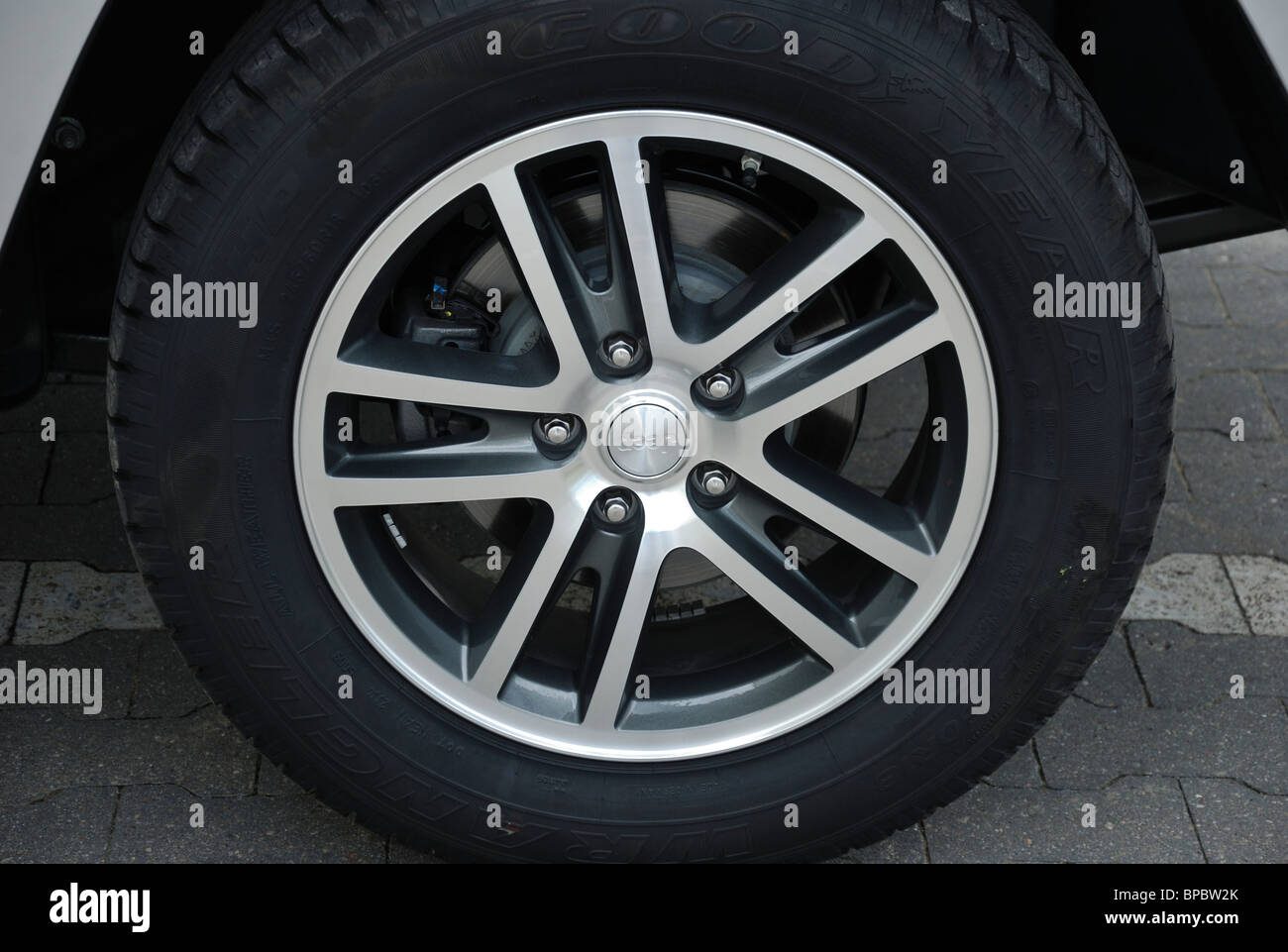 Jeep Grand Cherokee 3.0 CRD - MY 2005 (WK) - US popular large off-road 4x4 vehicle - wheel (tire and rim) Stock Photo