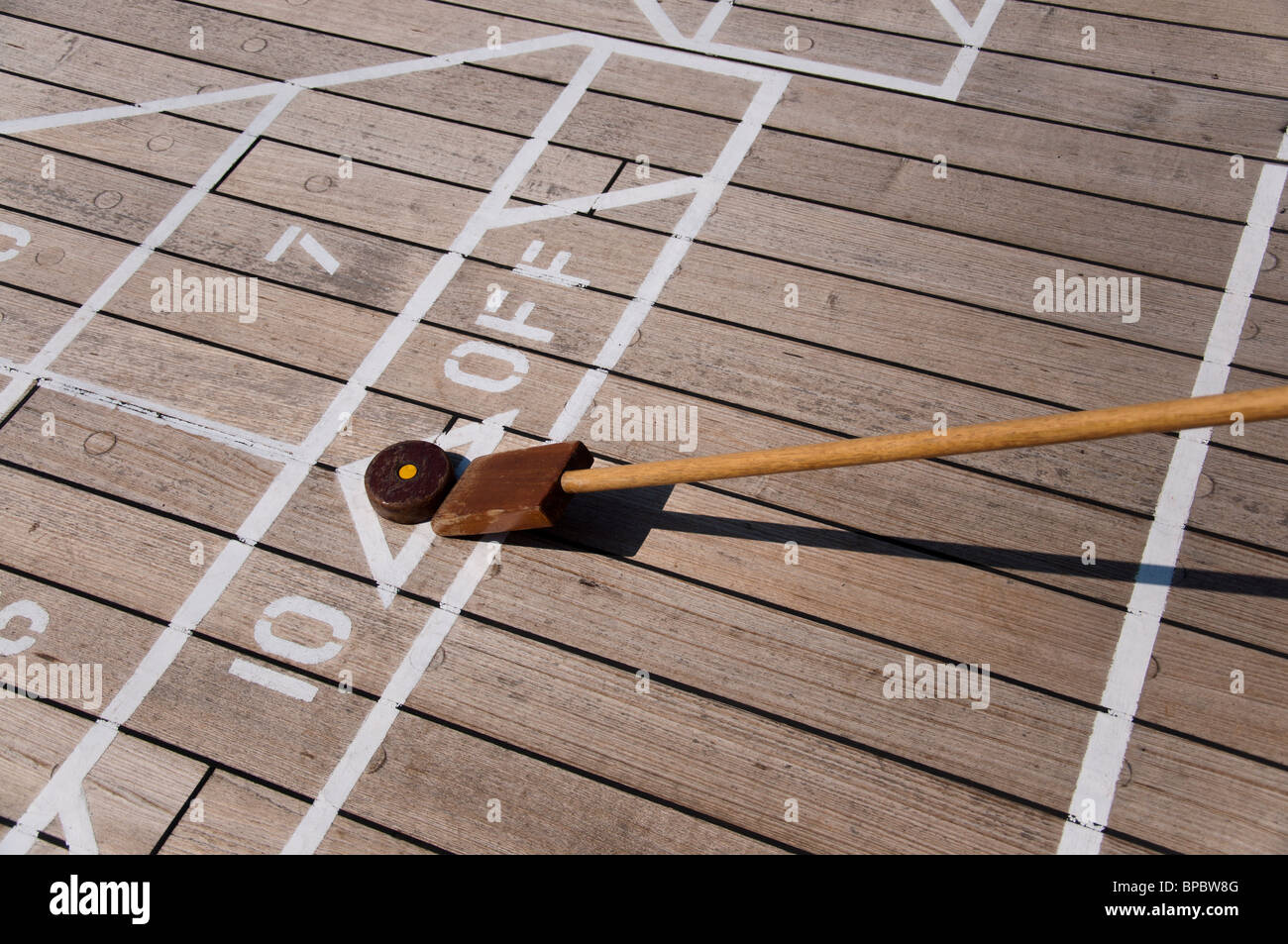 Deck Shuffleboard onboard the P&O Cruise Ship 'Aurora' Stock Photo Alamy