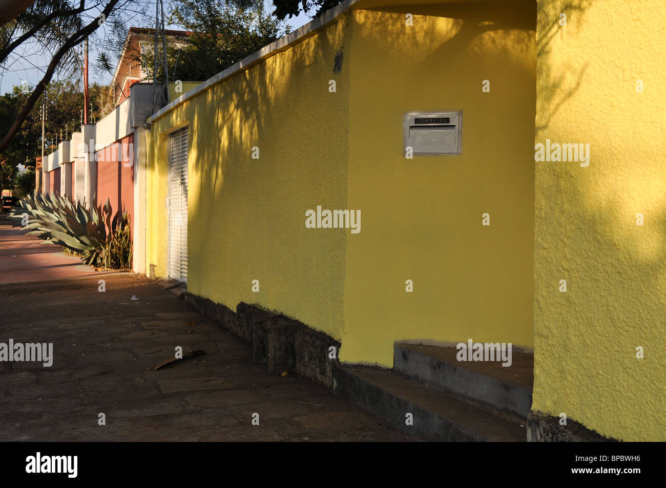 The Yellow Wall Stock Photo Alamy