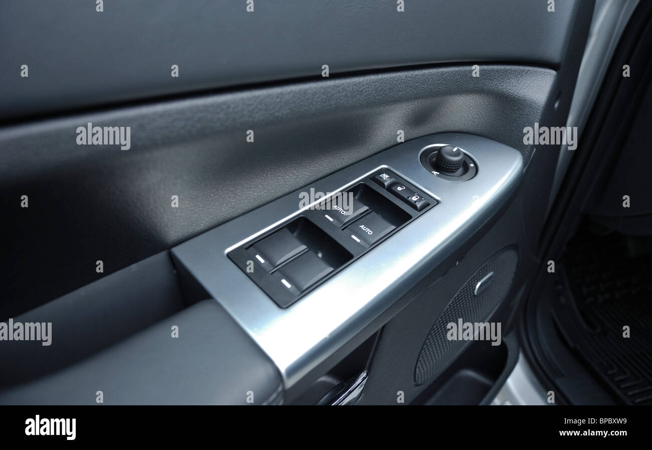 2005 jeep grand cherokee door panel deals