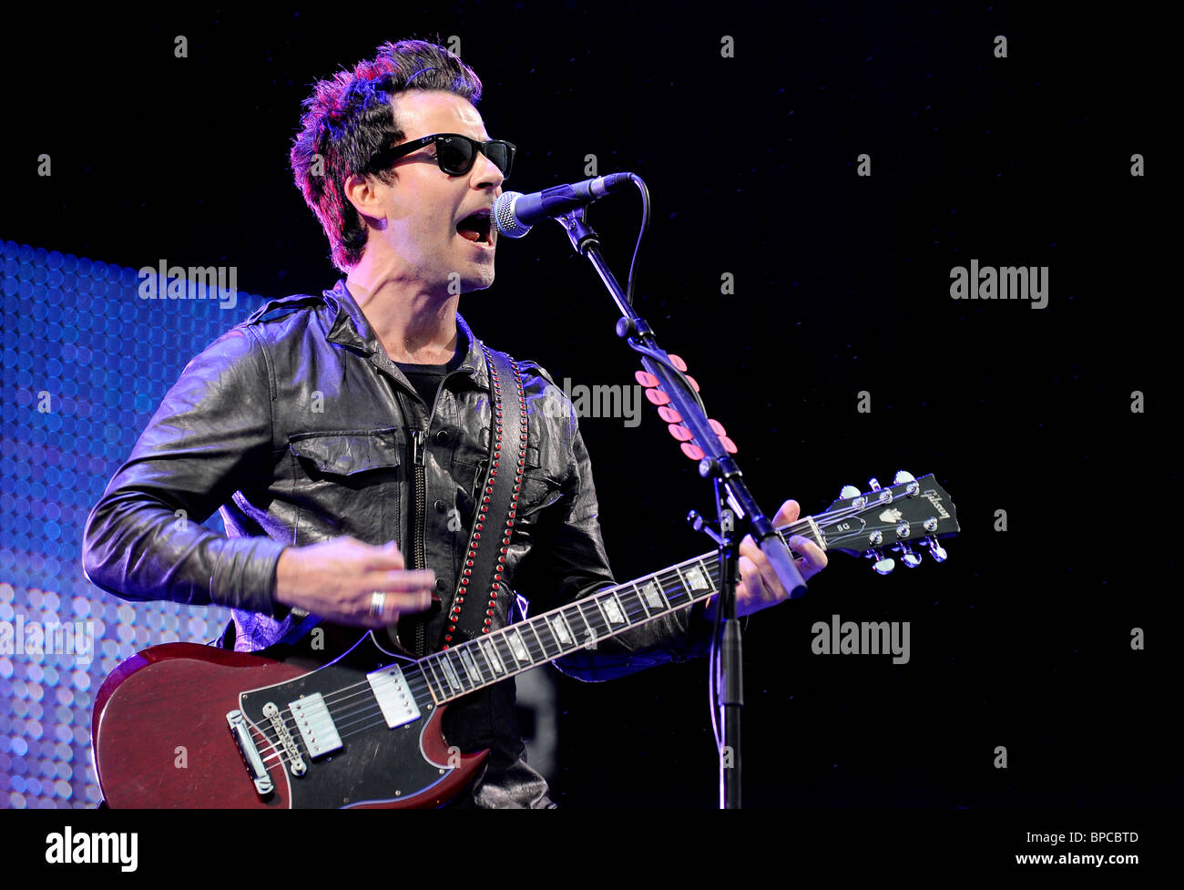 Kelly Jones of the Stereophonics performing live at V Festival 2010 Stock Photo