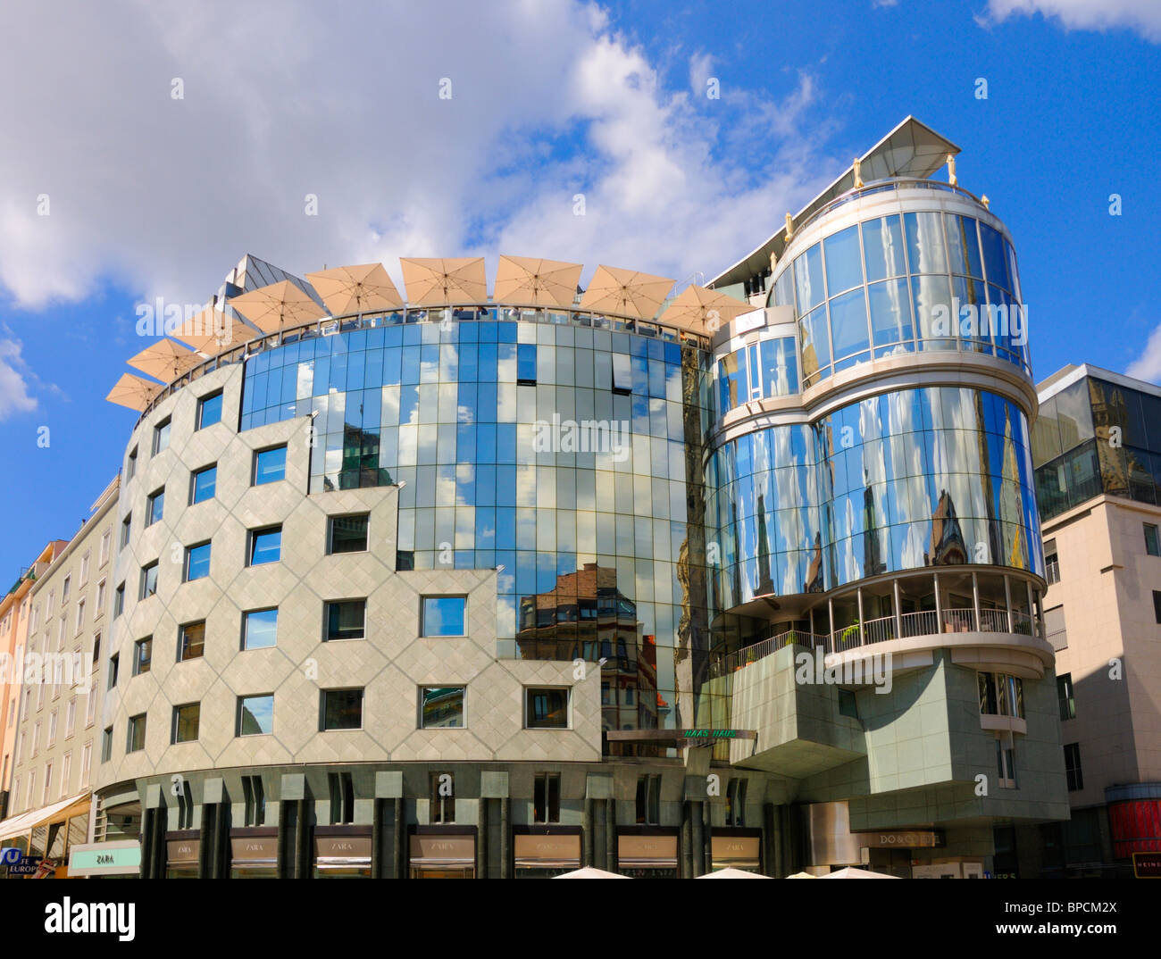 Vienna, Austria. Haas Haus (Hans Hollein, 1990, Stock-im-Eisen-Platz 6  Stock Photo - Alamy