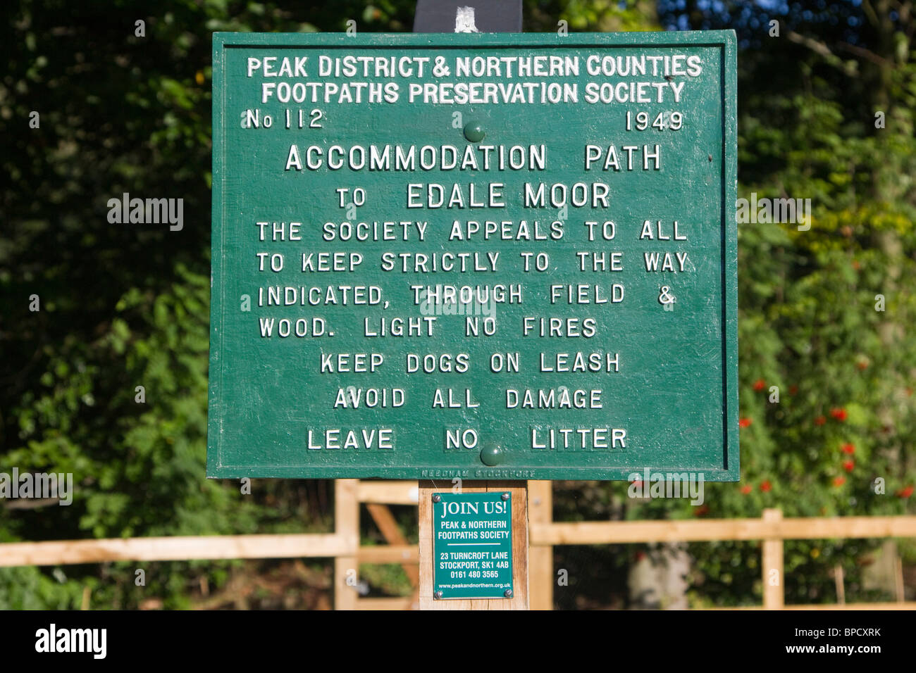 footpath sign edale accommodation path to edale moor england uk gb Stock Photo