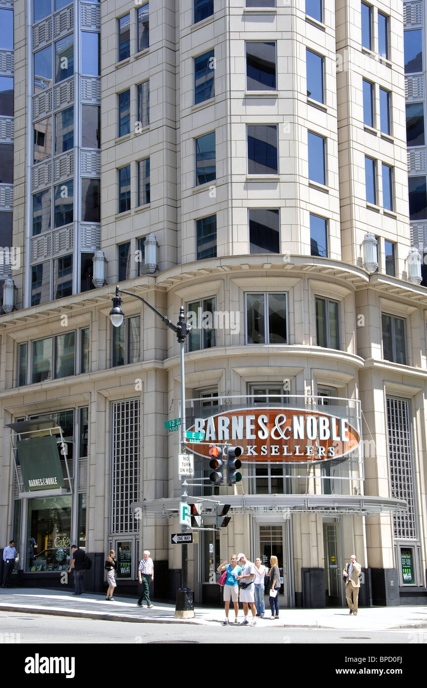 Barnes and Noble bookstore, Washington DC, USA Stock Photo Alamy