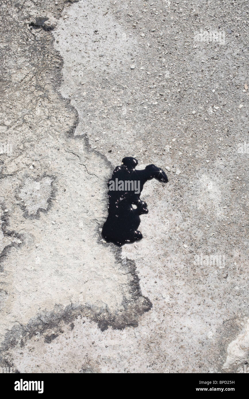 Oil spill beach clean up hires stock photography and images Alamy