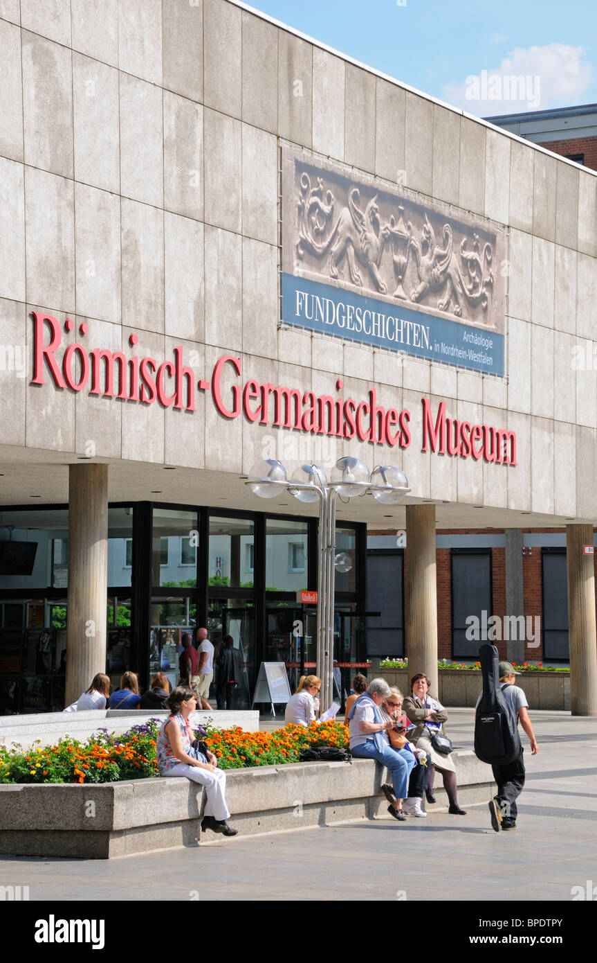 Cologne / Koln, Nordrhein-Westfalen, Germany. Romisch-Germanisches Museum next to the cathedral Stock Photo