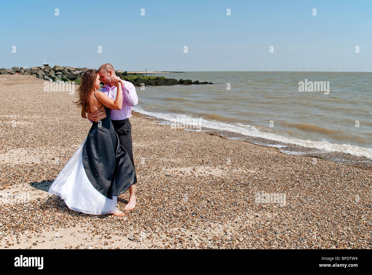 couple dancing on beach Stock Photo - Alamy