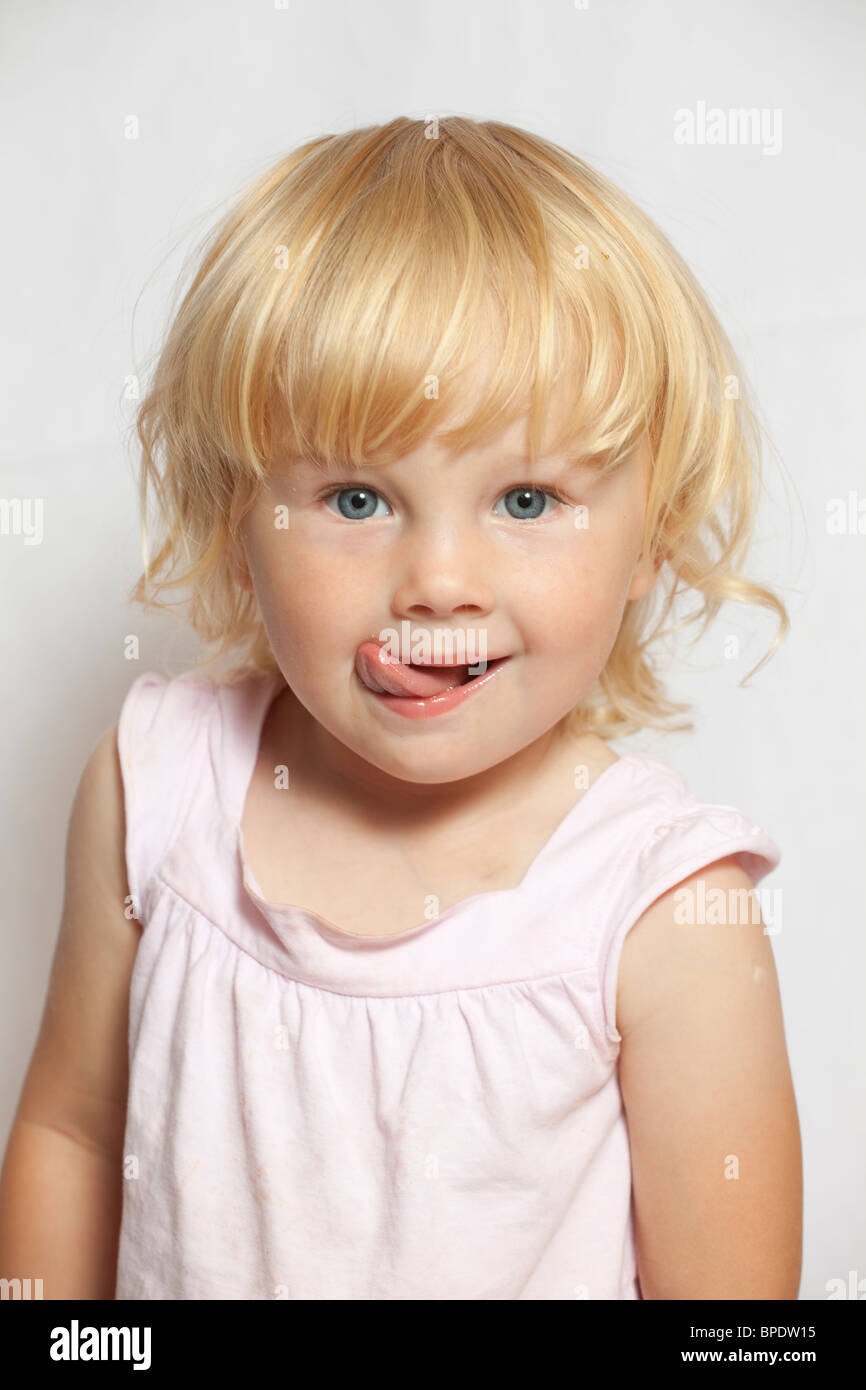 Portrait of a little girl Stock Photo - Alamy