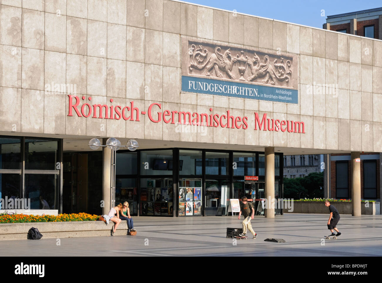 Cologne / Koln, Nordrhein-Westfalen, Germany. Romisch-Germanisches Museum next to the cathedral Stock Photo