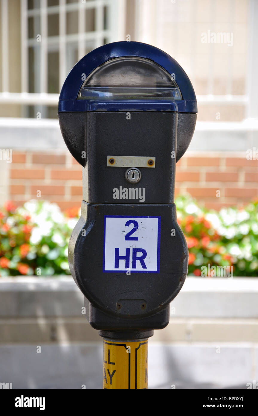 2 Hour Parking Meter In Arlington Virginia USA Stock Photo Alamy