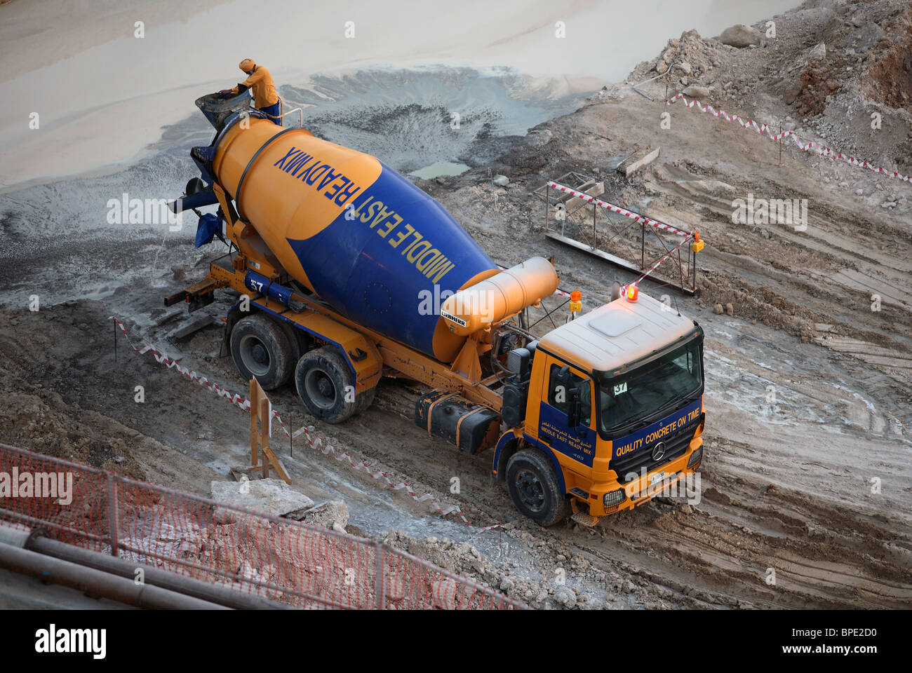 Concrete mixer lorry hires stock photography and images Alamy