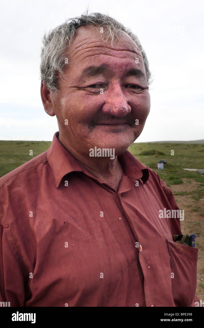 Old man, Mongolian nomads, Mongolia Stock Photo - Alamy