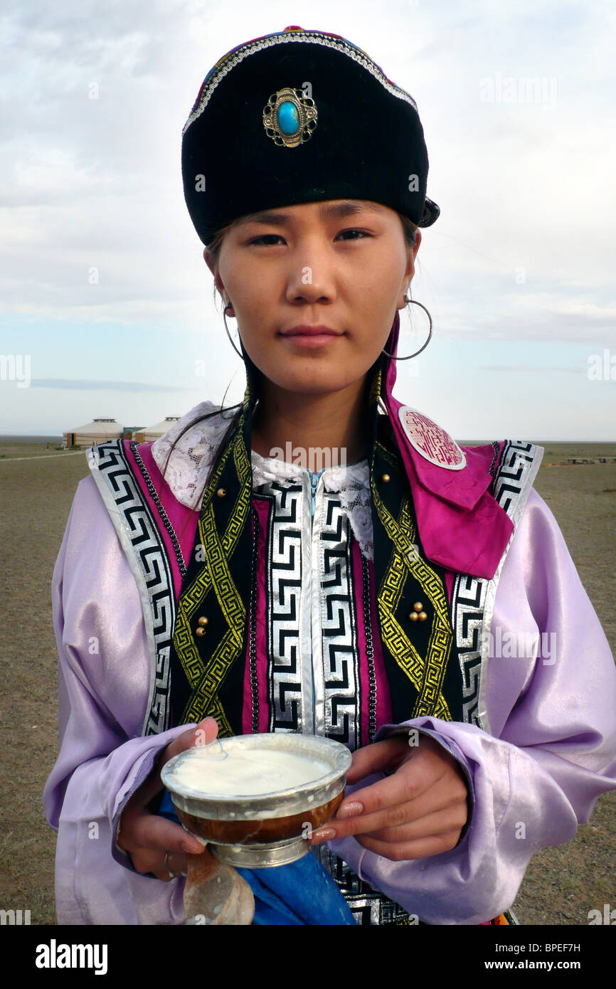Mongolian woman, Gobi desert, Mongolia Stock Photo - Alamy