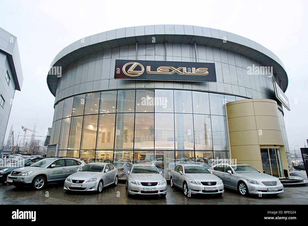Lexus dealership Stock Photo - Alamy