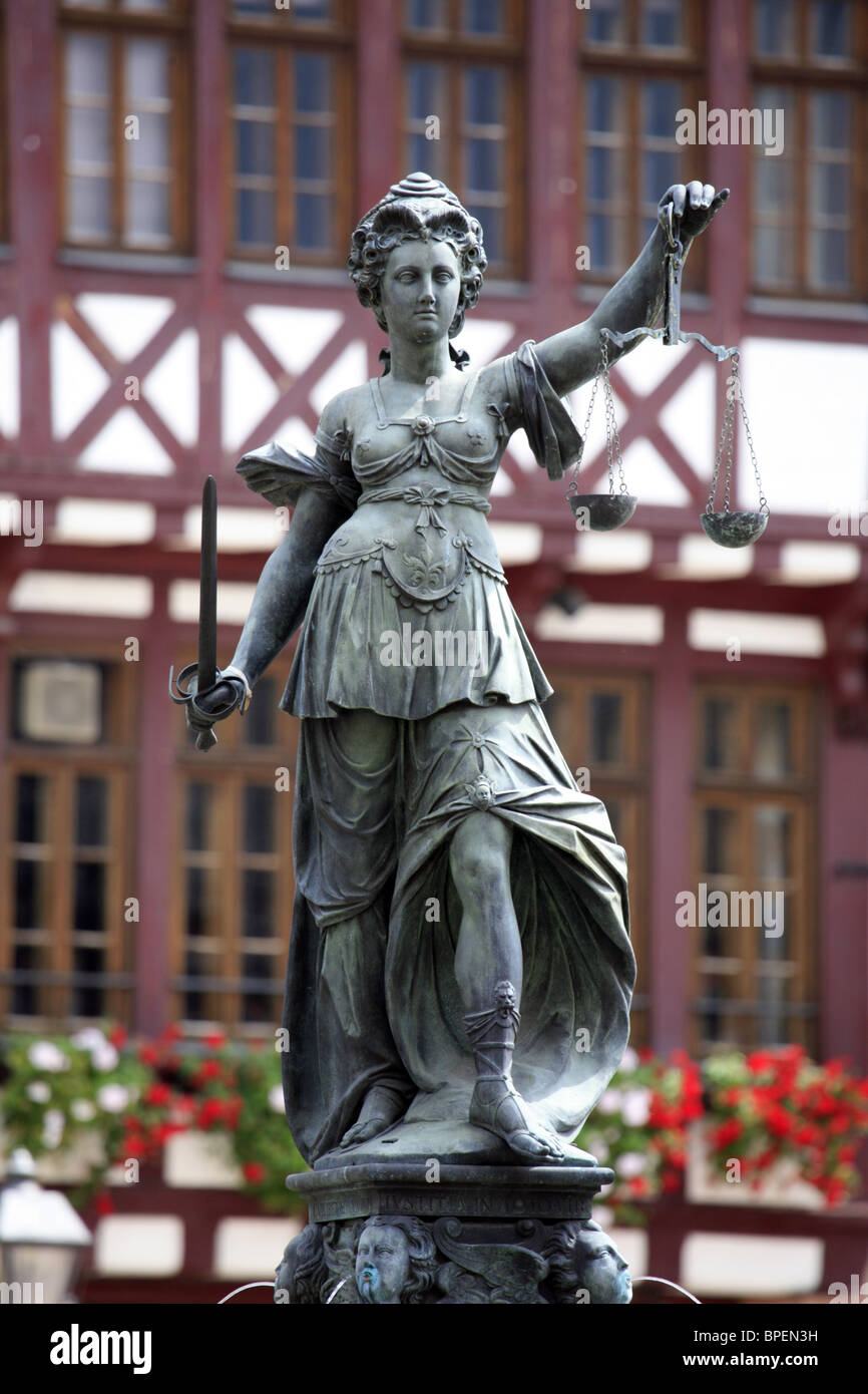 Lady Justice Statue, R ömerberg, Frankfurt, Hessen, Germany Stock Photo -  Alamy