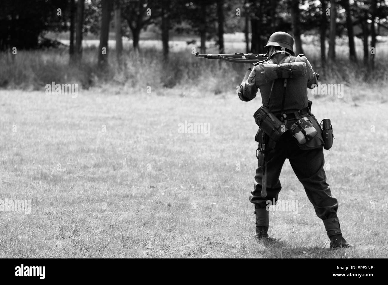 Soldier of the Wehrmacht Heer - 5 Kompanie II Batallion 916 Grenadier Regiment GR916 with Mauser KAR98K bolt action rifle Stock Photo