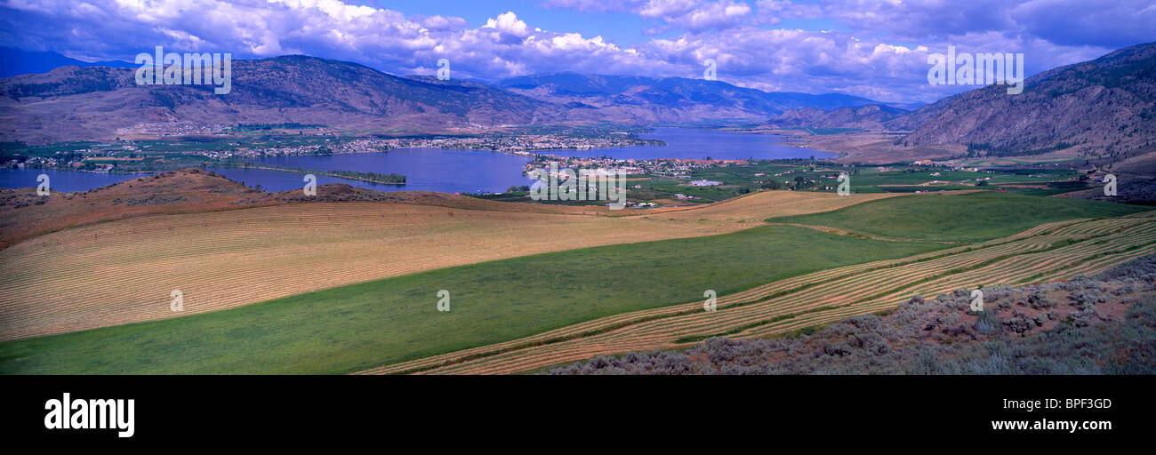 Scenic Lookout over Osoyoos / Osoyoos Lake, South Okanagan Valley, BC