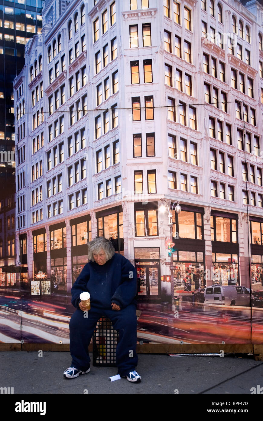 Homeless woman street hi-res stock photography and images - Alamy