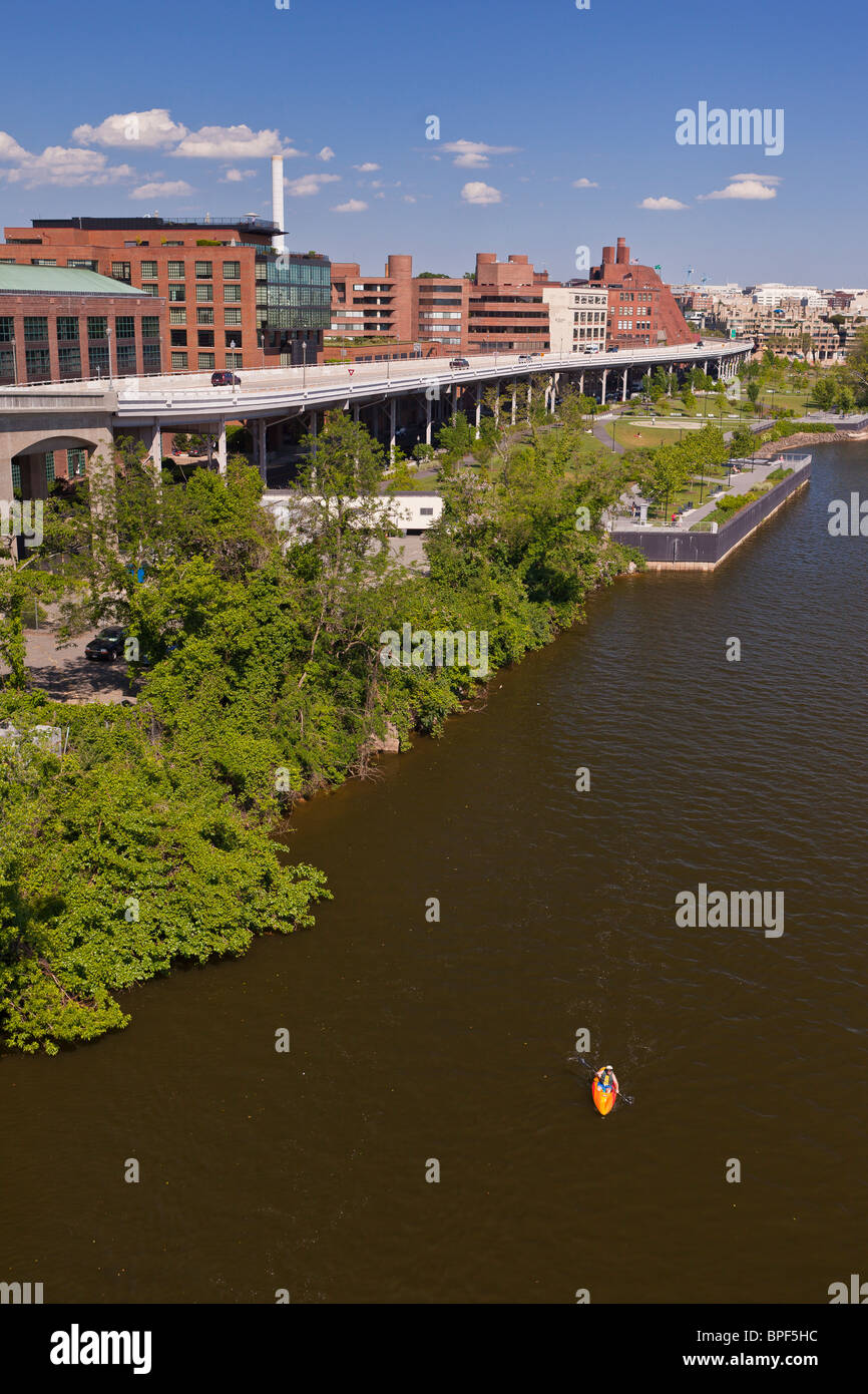 WASHINGTON, DC, USA kayak on Potomac River, Waterfront