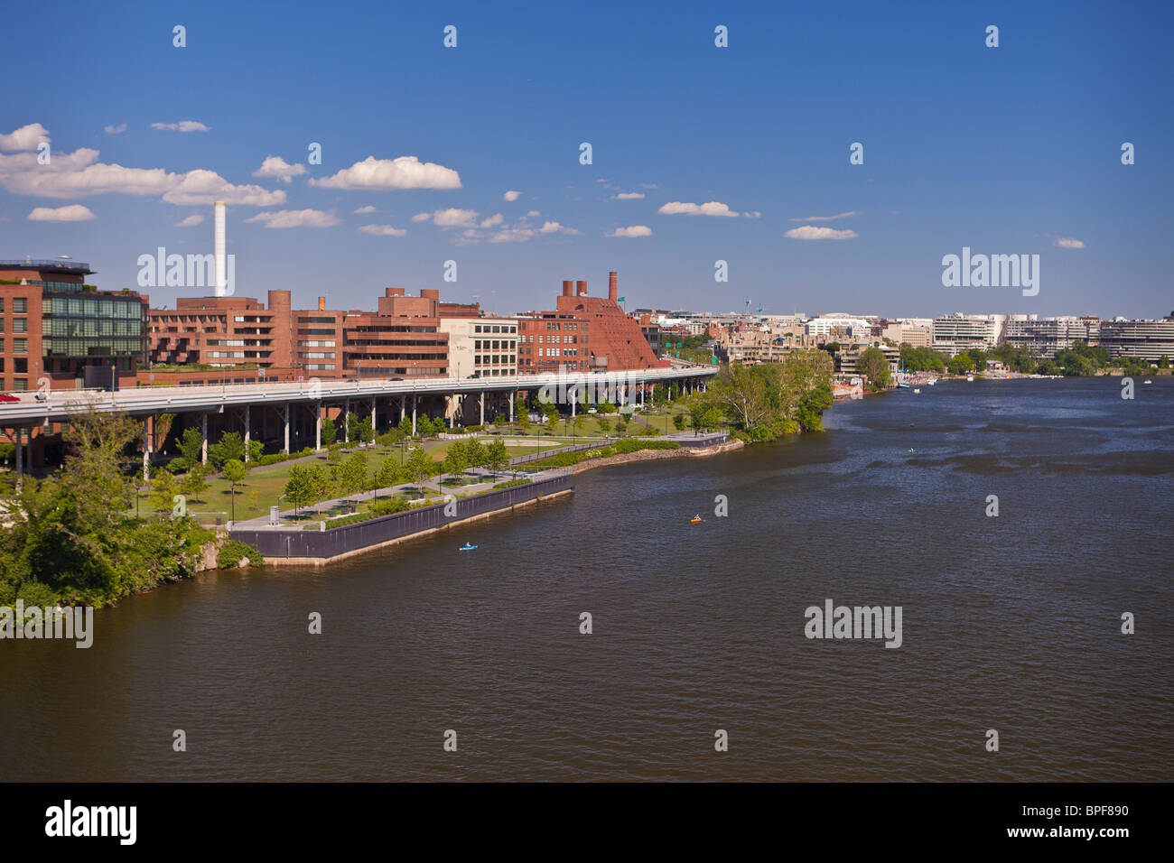 WASHINGTON, DC, USA - Georgetown Waterfront Park, and elevated Whitehurst Freeway, in Georgetown by the Potomac River. Stock Photo