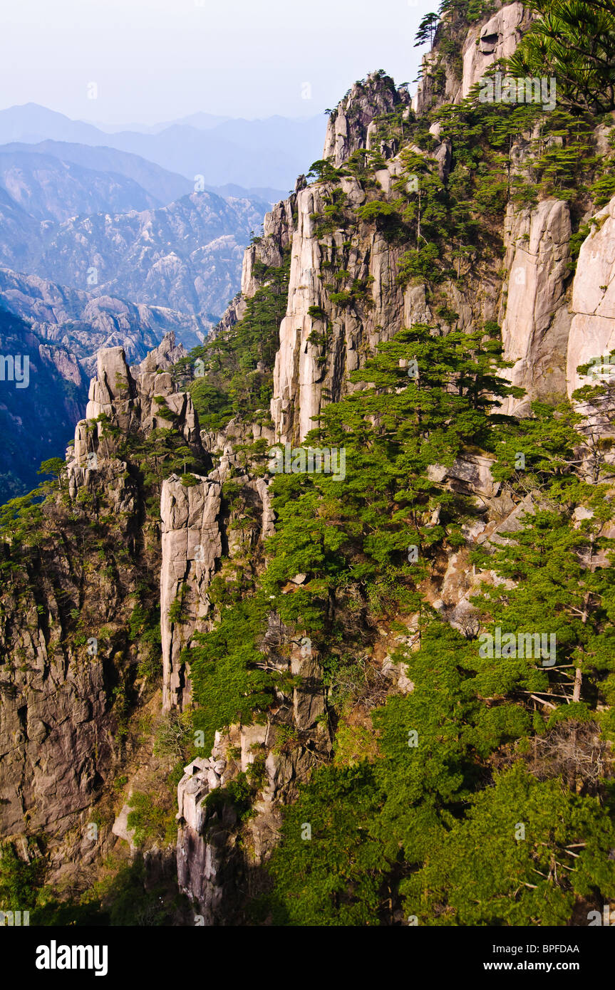 View of the mountains of Huang Shan (Mt. Huang), China Stock Photo
