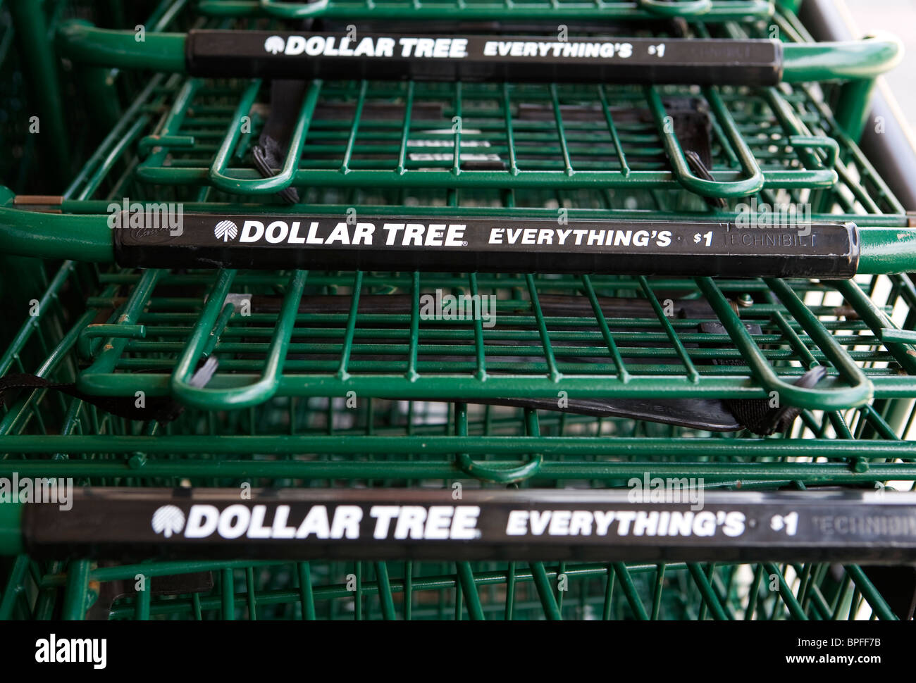 A Dollar Tree retail store in suburban Maryland Stock Photo Alamy