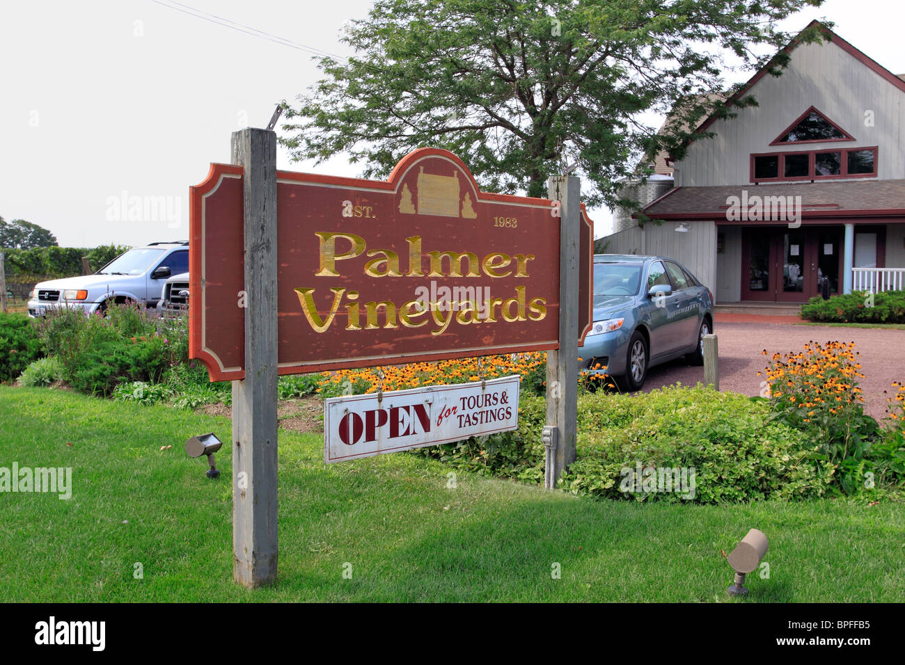 Palmer Winery and Vineyards Sound Avenue Baiting Hollow on the north fork  of eastern Long Island NY Stock Photo - Alamy