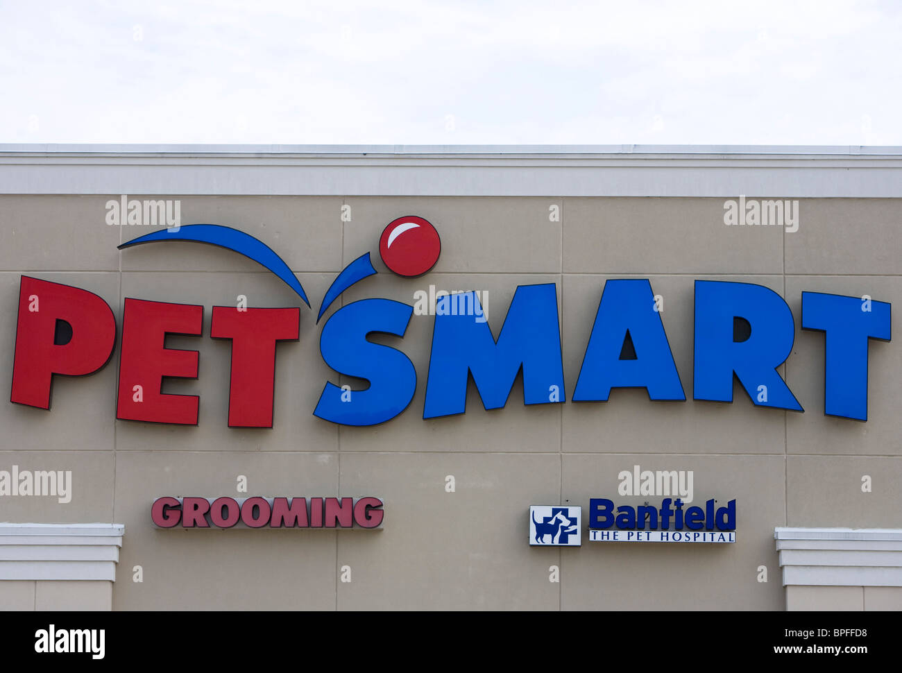Petsmart hi res stock photography and images Page 2 Alamy