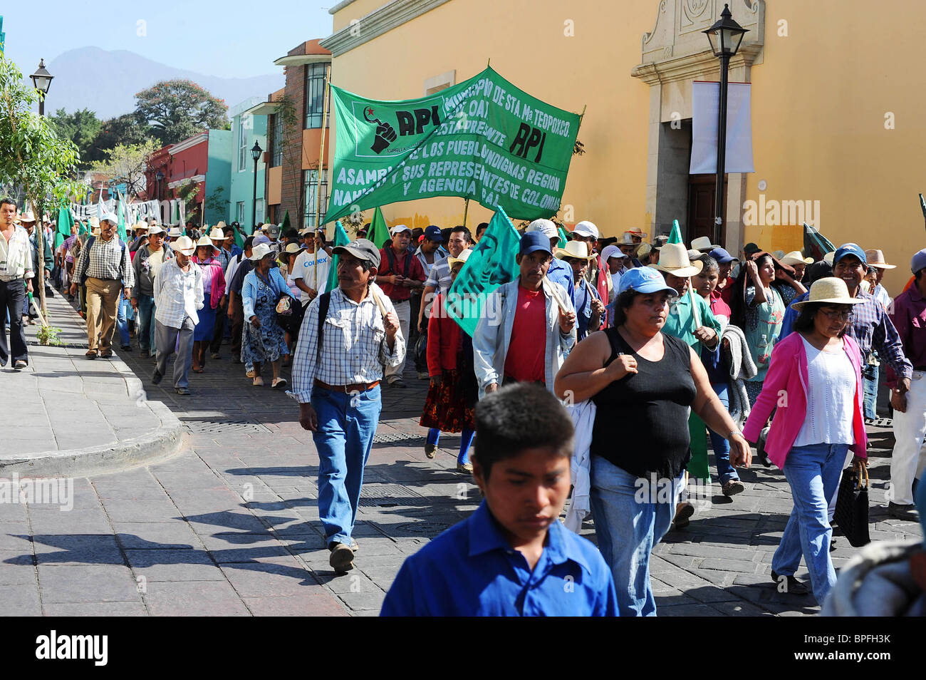 Protesters march to the Zocola in Oaxaca to demand Government reforms