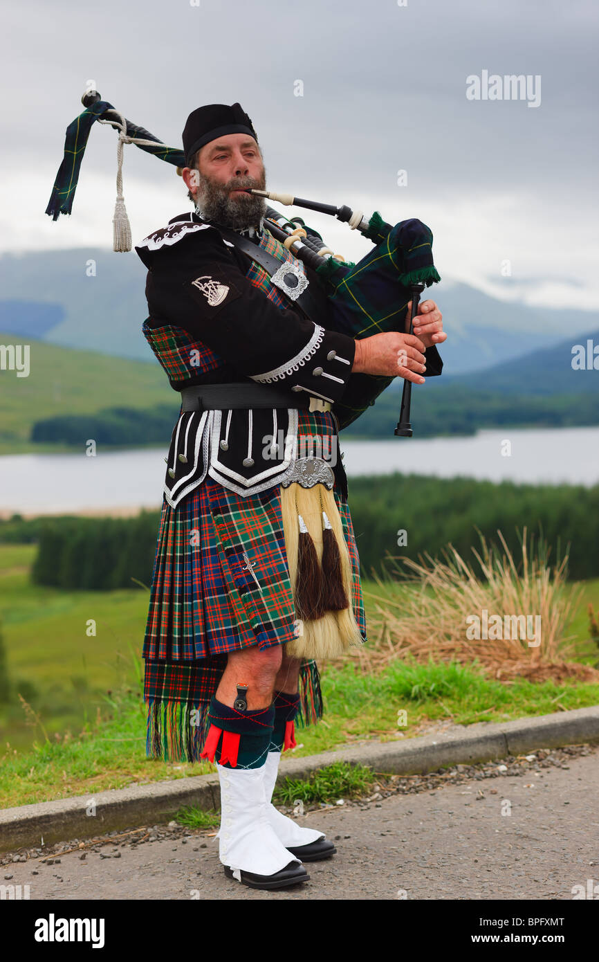 bagpipe player