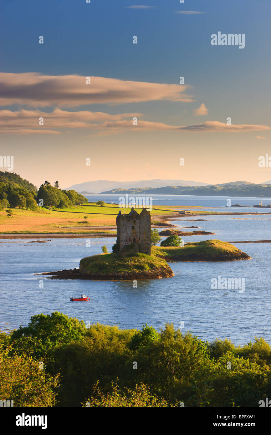Castle Stalker is a four-storey tower house or keep picturesquely set on a tidal islet on Loch Laich, an inlet off Loch Linnhe Stock Photo