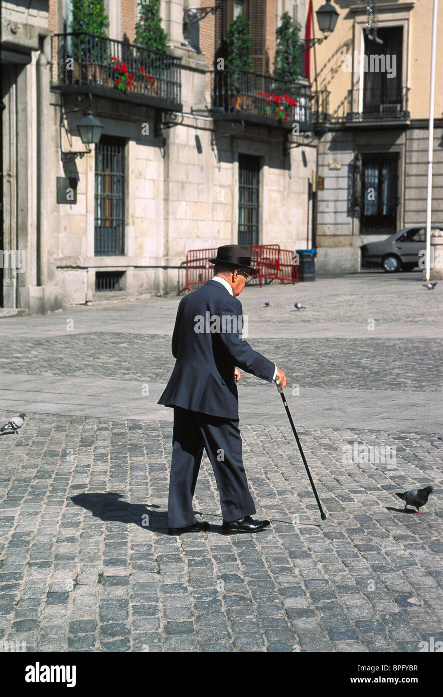 Old man eldery walking hi-res stock photography and images - Alamy