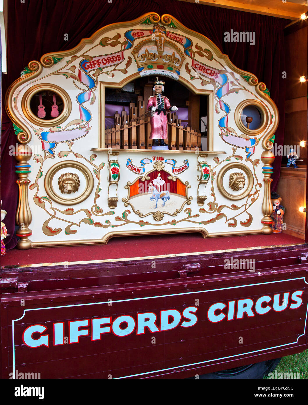 Old traditional barrel organ belonging to Giffords Circus Stock Photo