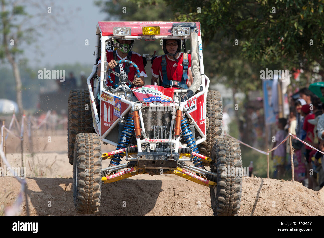 Off-road dune buggy competing in the mud Stock Photo - Alamy