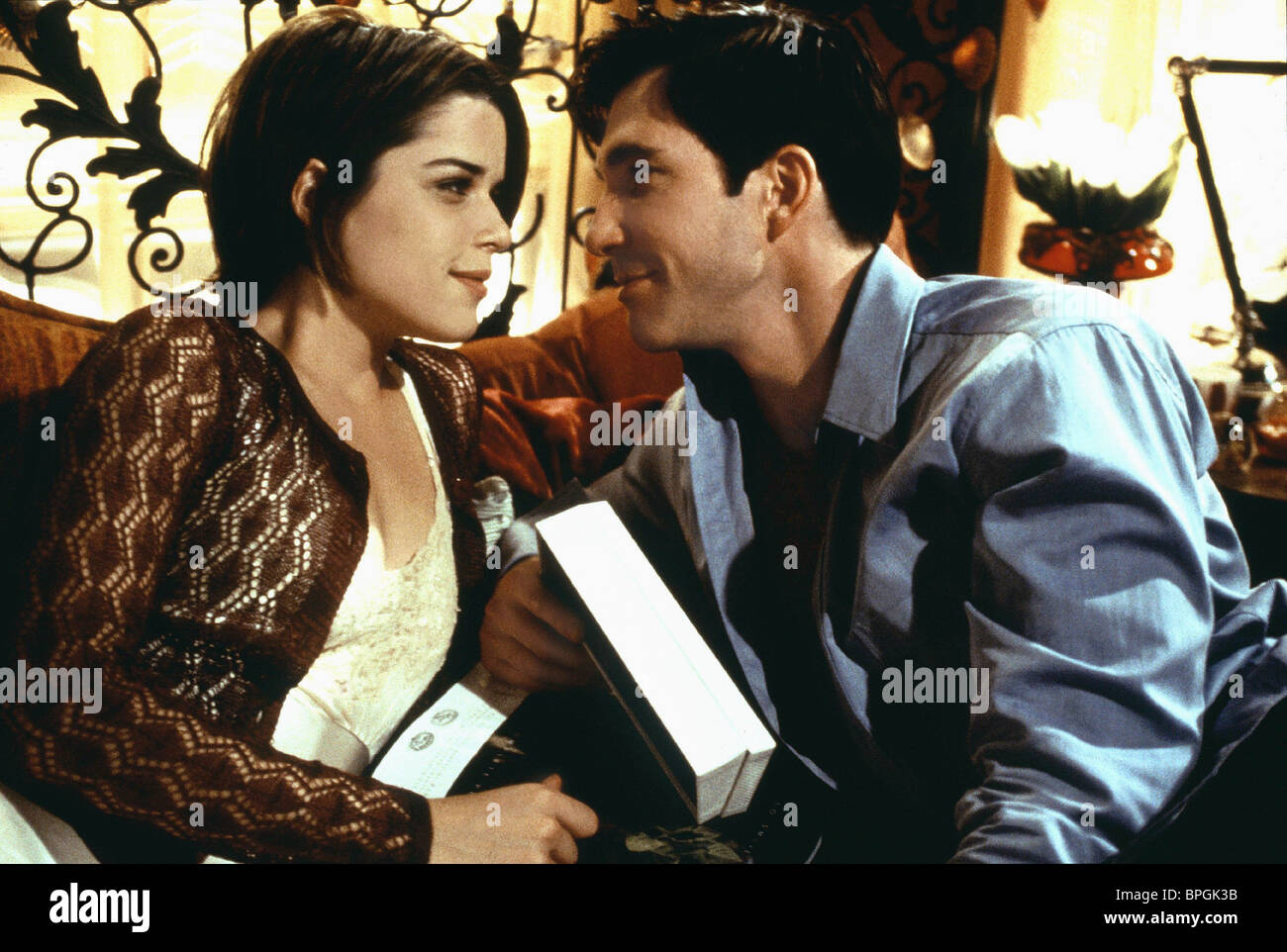 Neve Campbell 1999 High Resolution Stock Photography and Images - Alamy