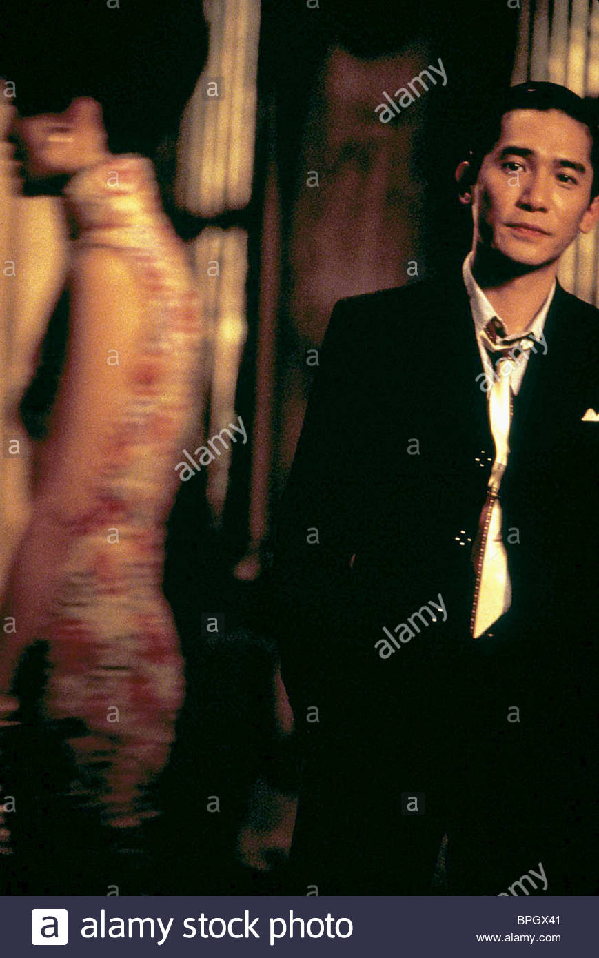 MAGGIE CHEUNG & TONY LEUNG IN THE MOOD FOR LOVE (2000 Stock Photo ...