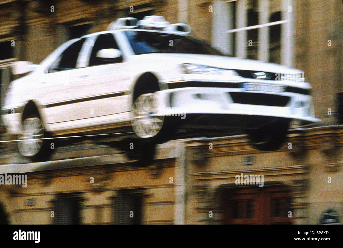 PEUGEOT 406 STUNT SCENE TAXI 2 (2000 Stock Photo - Alamy