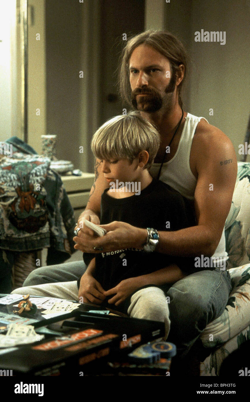 SCOTTY LEAVENWORTH & AARON ECKHART ERIN BROCKOVICH (2000 Stock Photo