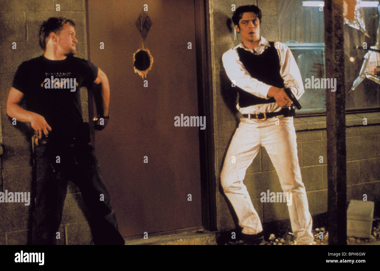 Ryan Phillippe Benicio Del Toro The Way Of The Gun 00 Stock Photo Alamy