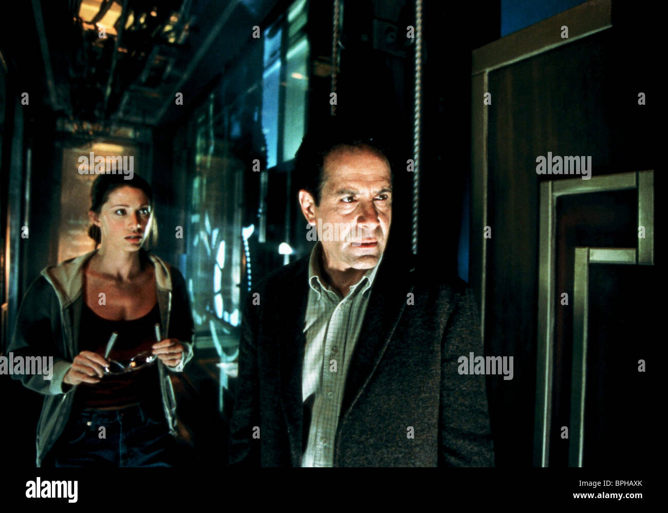 Shannon Elizabeth Tony Shalhoub Thir13en Ghosts 2001 Stock Photo Alamy