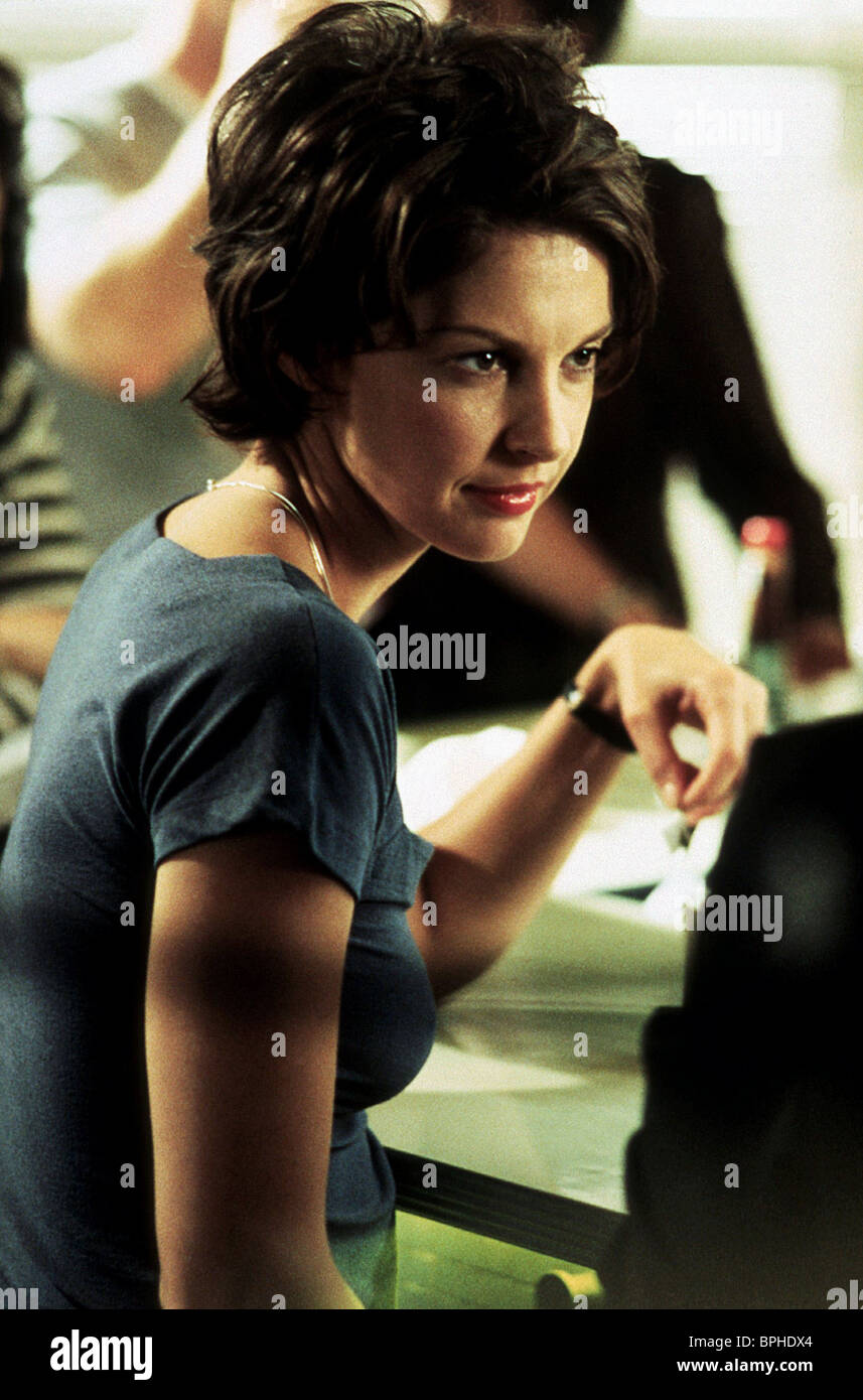 ashley-judd-animal-attraction-someone-like-you-2001-stock-photo-31116908-alamy